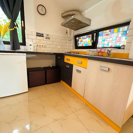The Vintage - Wonderful Apartment In Best Location Крайова Екстер'єр фото
