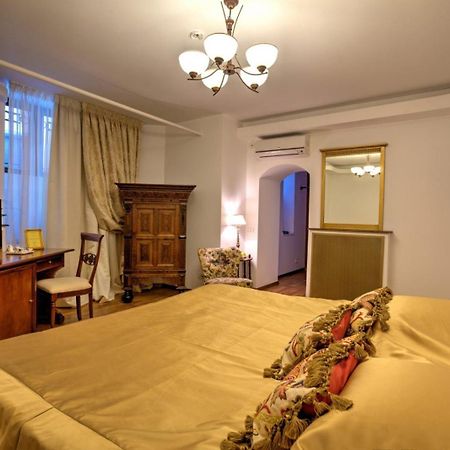 The Vintage - Wonderful Apartment In Best Location Крайова Екстер'єр фото