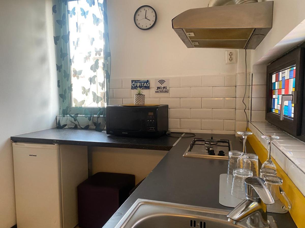The Vintage - Wonderful Apartment In Best Location Крайова Екстер'єр фото
