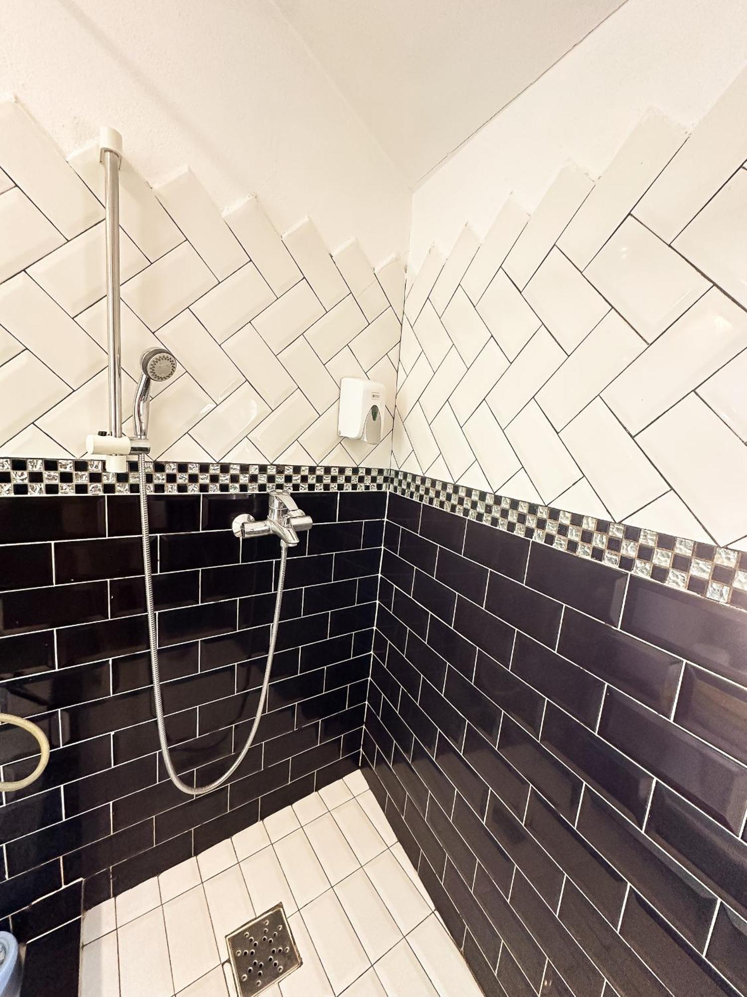 The Vintage - Wonderful Apartment In Best Location Крайова Екстер'єр фото