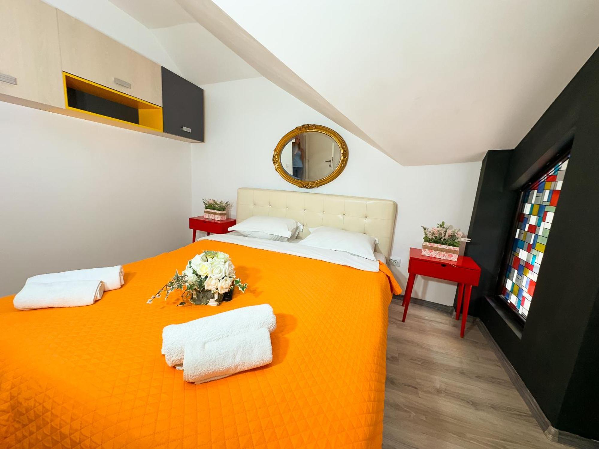 The Vintage - Wonderful Apartment In Best Location Крайова Екстер'єр фото